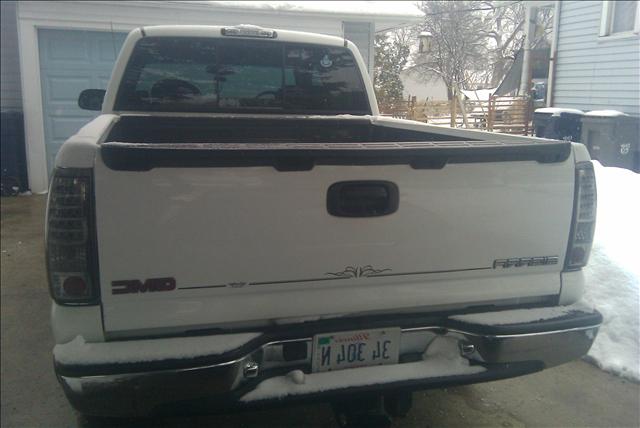 GMC Sierra 2000 photo 2