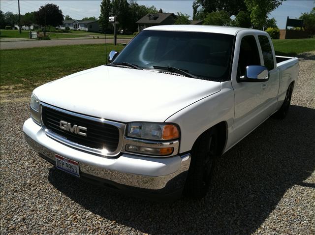 GMC Sierra 2000 photo 1