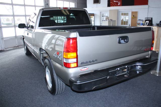 GMC Sierra 2001 photo 2