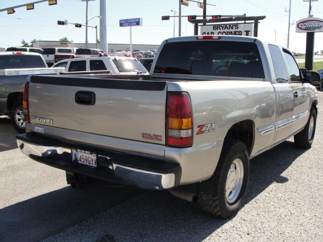 GMC Sierra 2002 photo 2