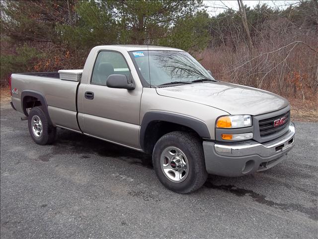 GMC Sierra 2003 photo 2