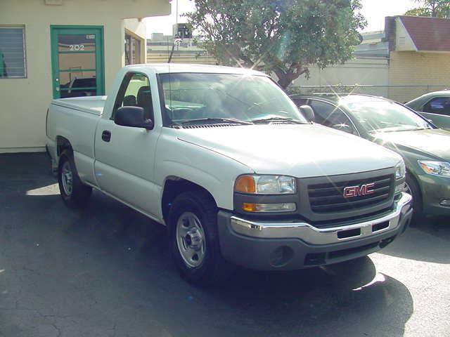 GMC Sierra 2003 photo 1