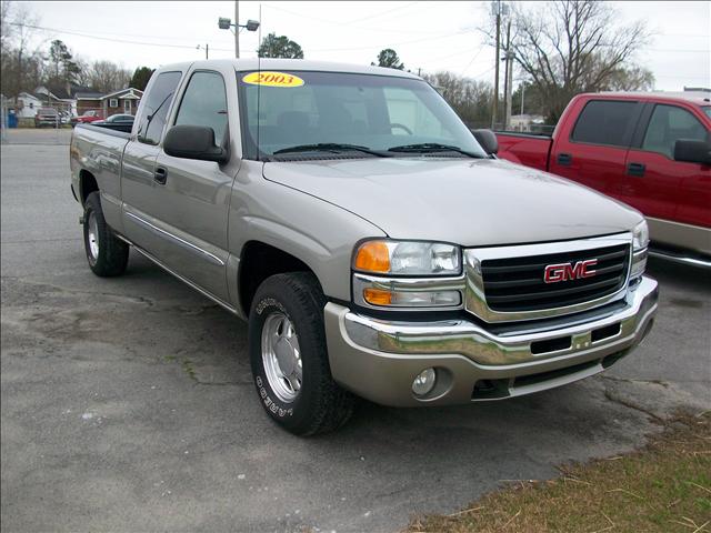 GMC Sierra 2003 photo 1