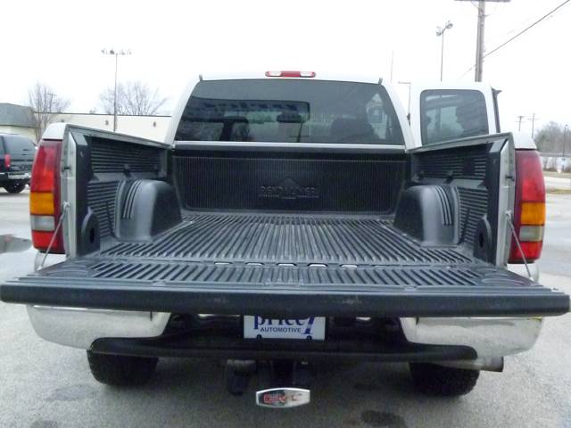 GMC Sierra 2003 photo 2