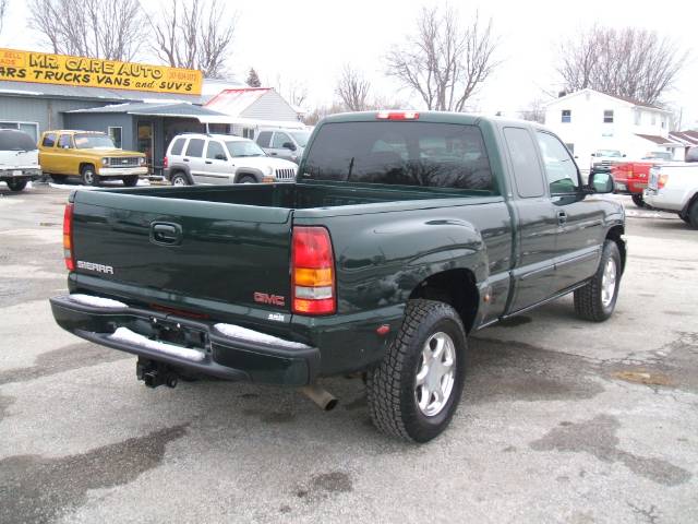 GMC Sierra 2003 photo 2