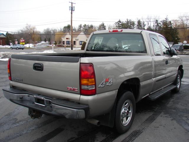 GMC Sierra 2003 photo 2