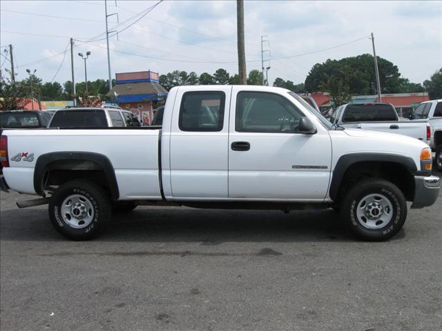 GMC Sierra 2003 photo 2