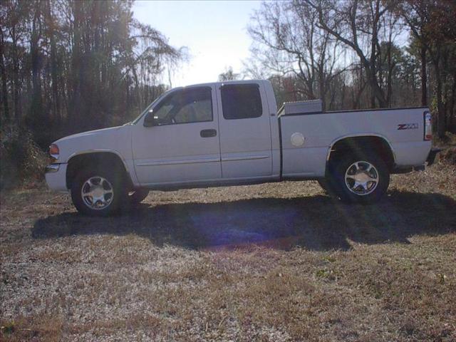 GMC Sierra 2003 photo 1