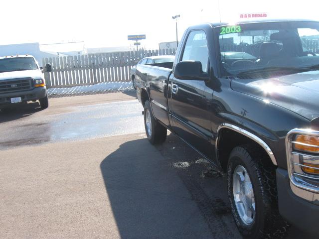 GMC Sierra 2003 photo 2