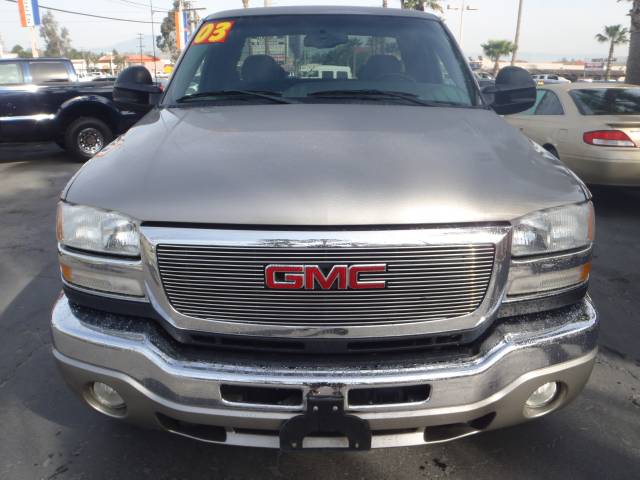 GMC Sierra 2003 photo 2