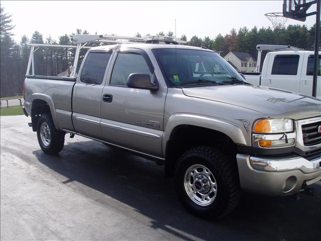 GMC Sierra 2003 photo 2