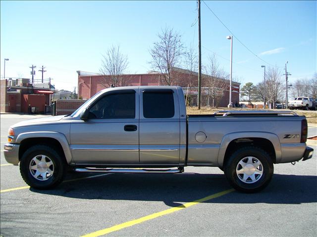 GMC Sierra 2003 photo 2