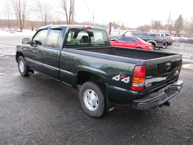 GMC Sierra 2003 photo 2