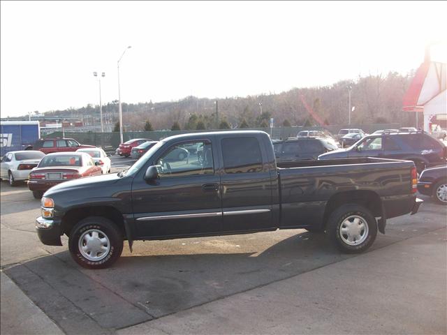 GMC Sierra AWD 4dr 15 Extended Cab Pickup