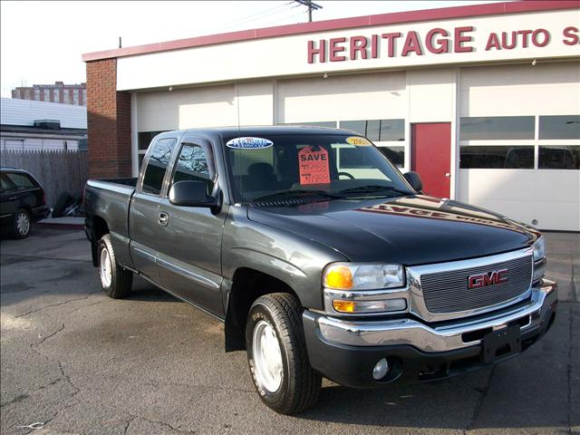 GMC Sierra 2003 photo 2