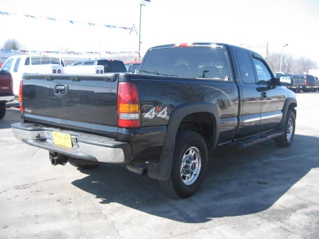 GMC Sierra LS 4DR Sedan Pickup