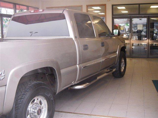 GMC Sierra 2003 photo 2