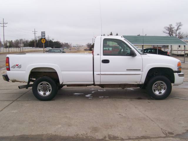 GMC Sierra 2003 photo 2