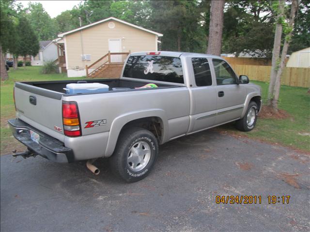 GMC Sierra 2004 photo 3