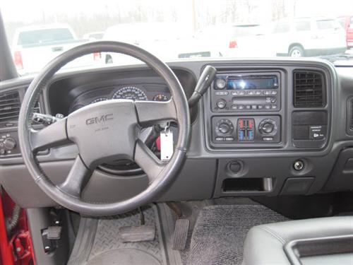 GMC Sierra 2004 photo 2