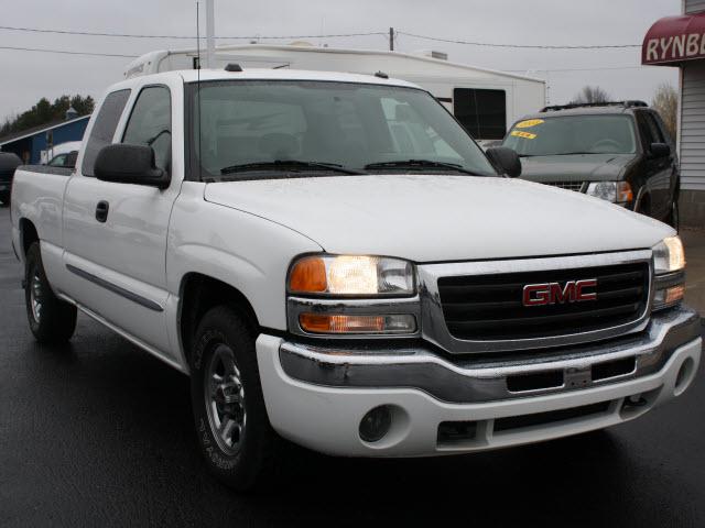 GMC Sierra 2004 photo 1