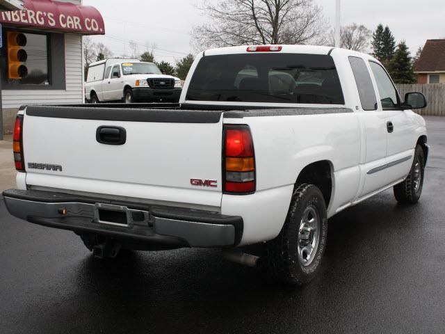 GMC Sierra 2004 photo 2