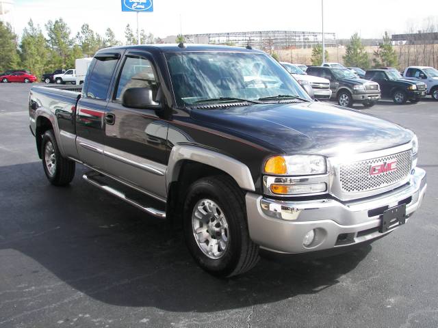 GMC Sierra 2005 photo 4