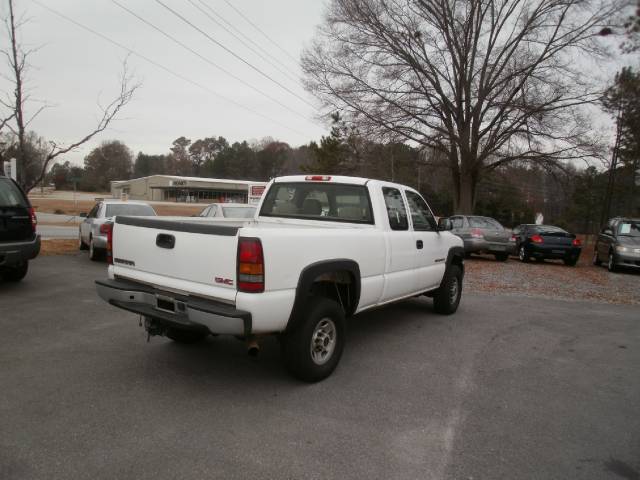 GMC Sierra 2005 photo 2