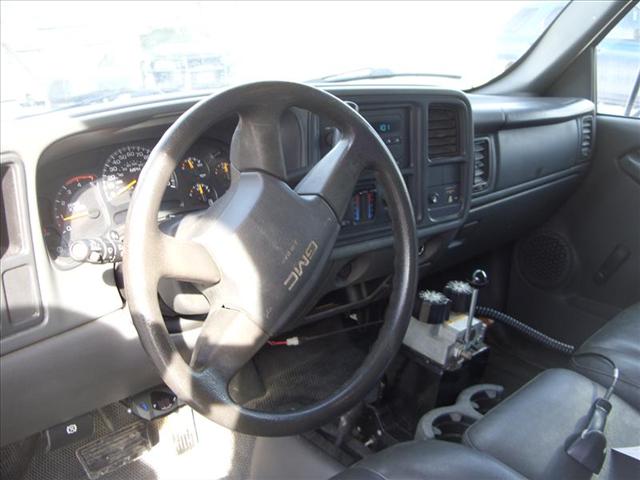 GMC Sierra 2005 photo 1