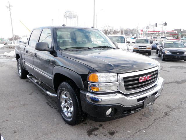 GMC Sierra 2005 photo 2