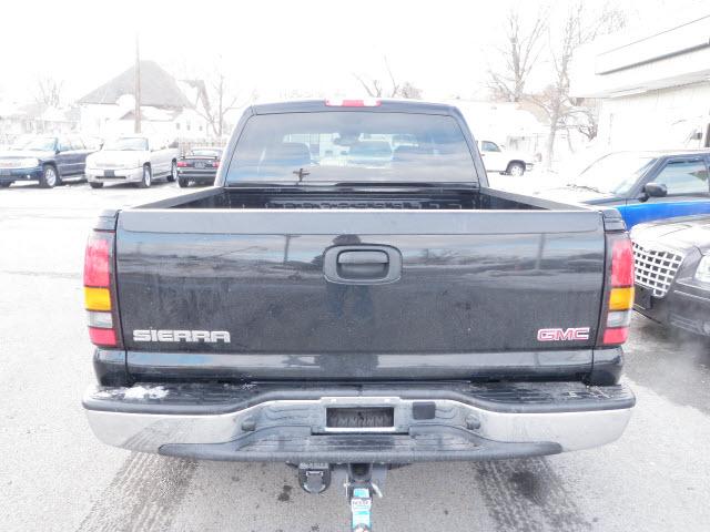 GMC Sierra 2005 photo 4