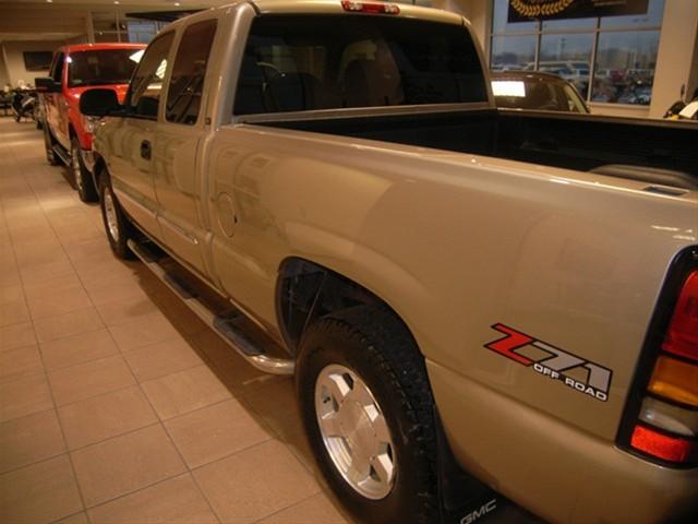 GMC Sierra 2005 photo 3