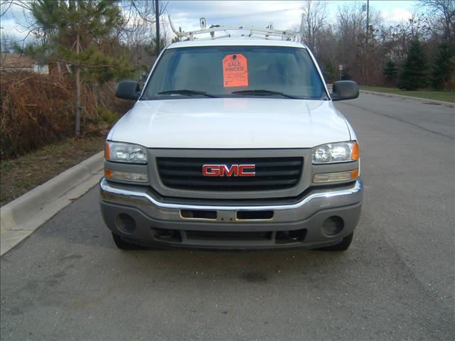 GMC Sierra 2005 photo 1