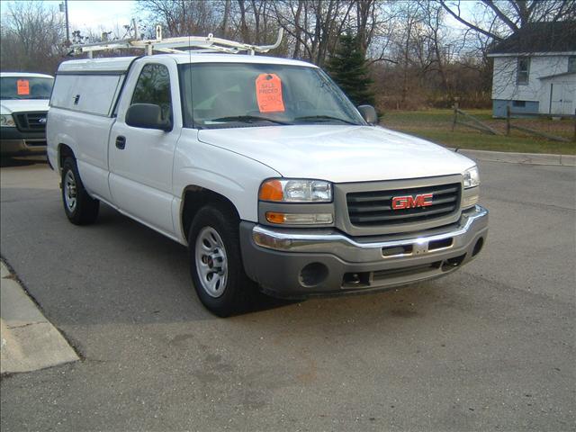 GMC Sierra 2005 photo 2