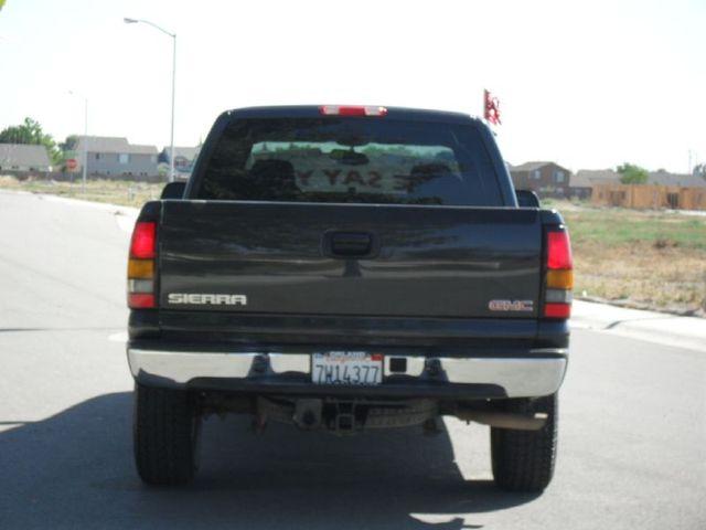 GMC Sierra 2005 photo 3