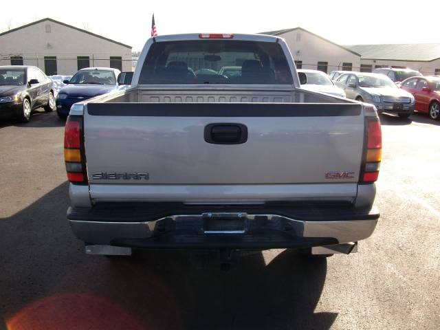 GMC Sierra 2005 photo 3