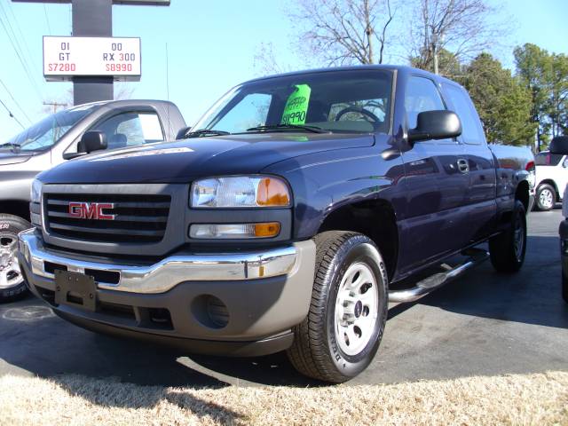 GMC Sierra 2005 photo 1