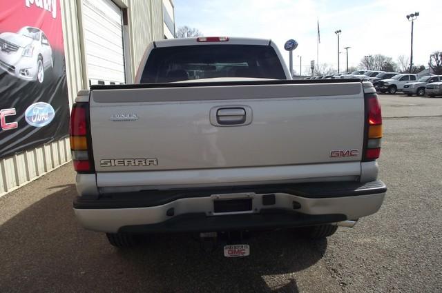 GMC Sierra 2005 photo 3