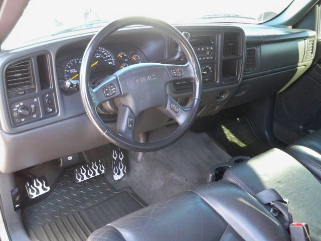 GMC Sierra 2005 photo 1