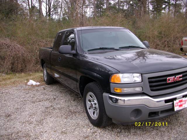 GMC Sierra 2005 photo 2