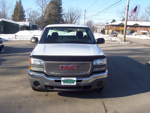 GMC Sierra 2005 photo 2