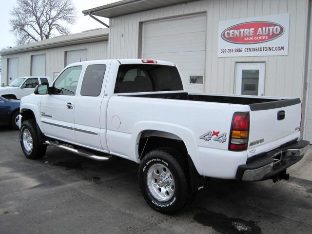 GMC Sierra 2005 photo 2