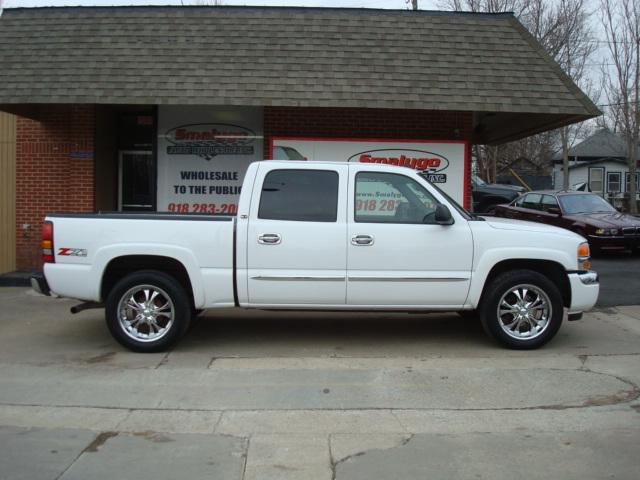 GMC Sierra 2005 photo 1