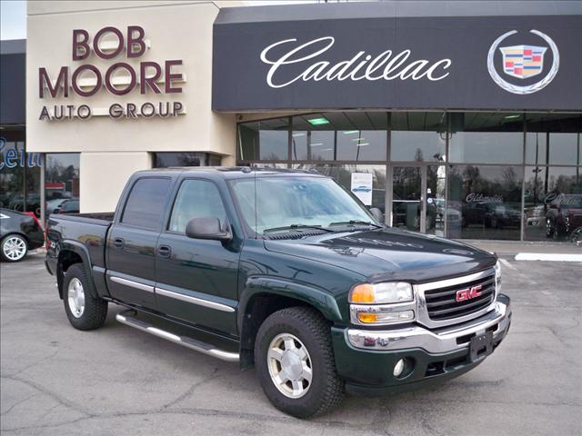 GMC Sierra 2005 photo 2