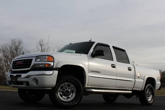 GMC Sierra 2005 photo 2