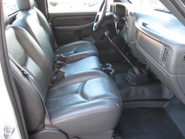 GMC Sierra 2005 photo 2