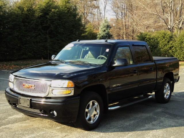 GMC Sierra 2005 photo 2