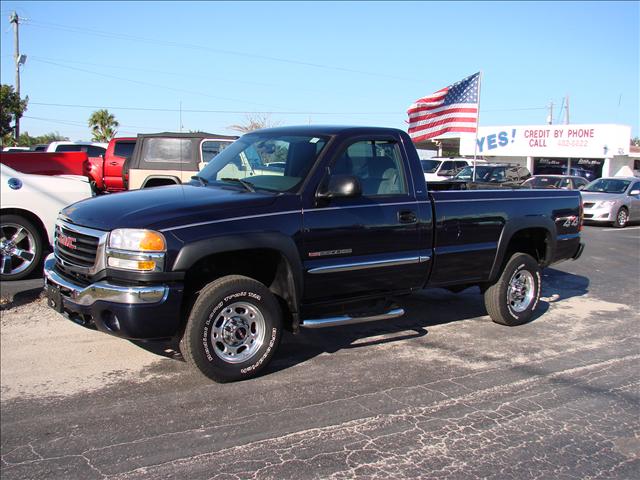 GMC Sierra 2005 photo 1