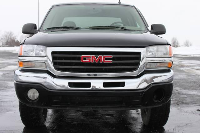 GMC Sierra 2005 photo 1