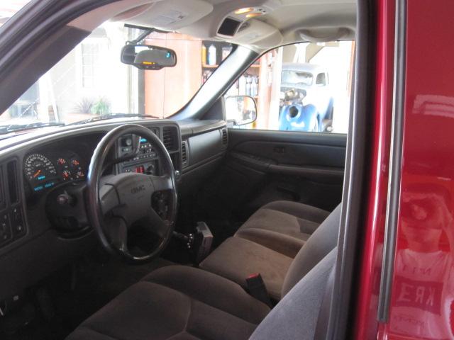 GMC Sierra 2005 photo 2